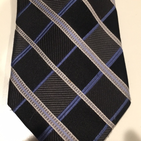 5/$25 Michael Kors Black & Blue Reg width tie - Picture 2 of 3
